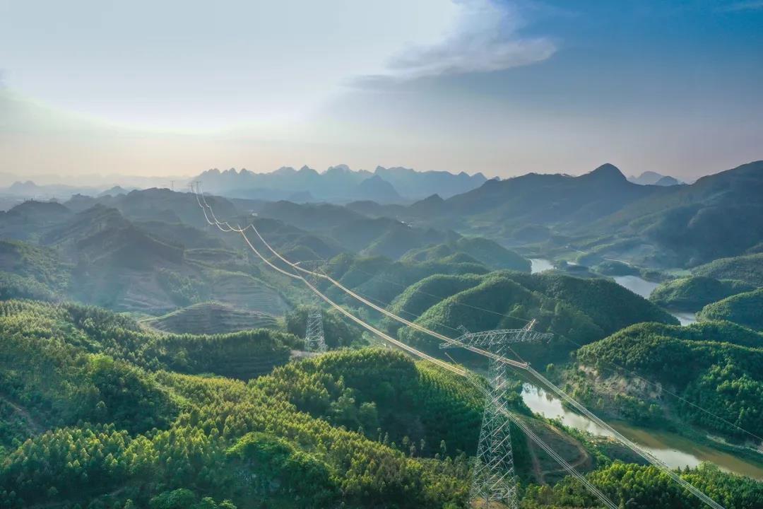 攀登电力技术创新高峰——中国能建引领电力工程设计走过70年(图4) 攀登电力技术创新高峰——中国能建引领电力工程设计走过70年(图4)