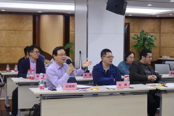 刊界智汇丨论道AIGC百余位行业代表共商科技期刊大模型解决方案(图10) 刊界智汇丨论道AIGC百余位行业代表共商科技期刊大模型解决方案(图10)