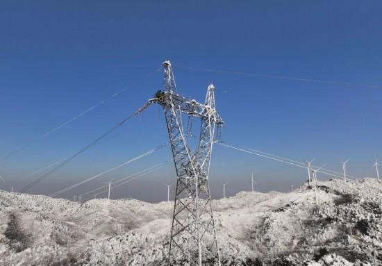 国家电网公司全力做好抗击雨雪冰冻保供电(图5) 国家电网公司全力做好抗击雨雪冰冻保供电(图5)