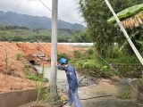 佛冈供电局“蓝卫士”鏖战暴风雨争分秒全力保供电清远日报-清远Plus(图3) 佛冈供电局“蓝卫士”鏖战暴风雨争分秒全力保供电清远日报-清远Plus(图3)