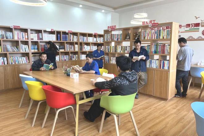 上榜!金汇这家书屋成为全国工会职工书屋示范点(图2) 上榜!金汇这家书屋成为全国工会职工书屋示范点(图2)