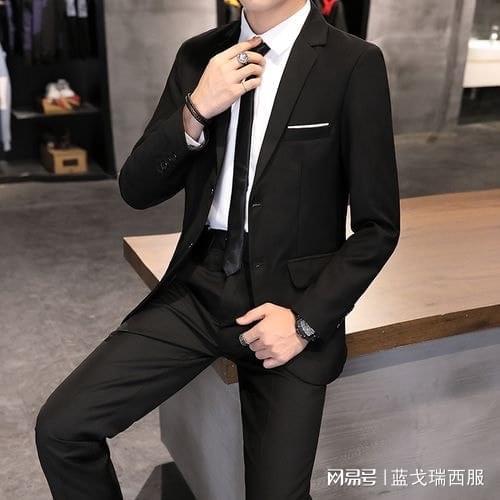 定制西服究竟是开衩还是不开叉好?