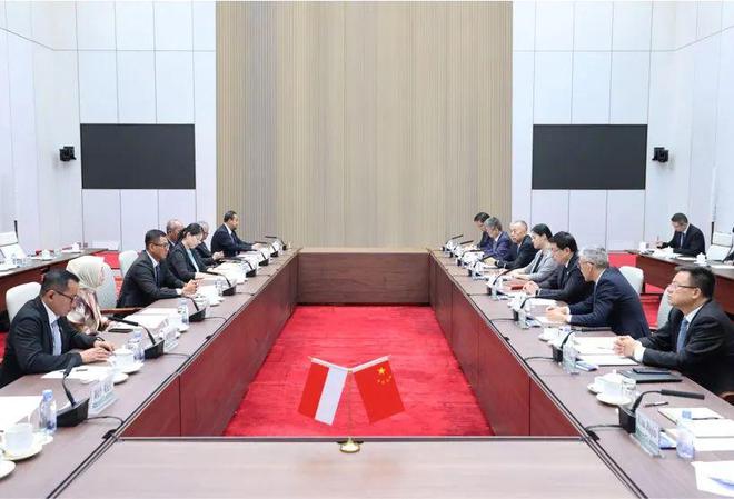 张智刚董事长会见印尼国家电力公司总裁帕拉梭佐