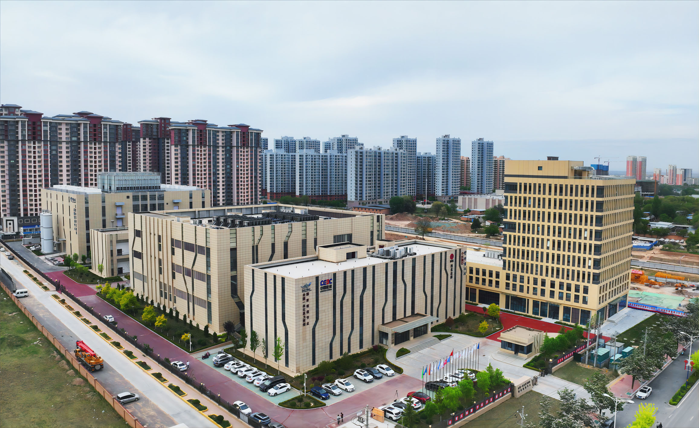 在“风”“光”无限中“算”出西部新机遇